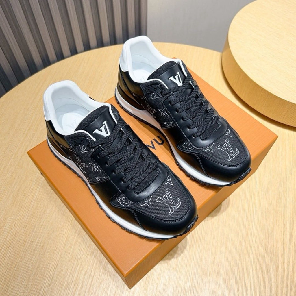Louis Vuitton Monogram Low-Top Sneakers - Padded Collar And Textured Outsole